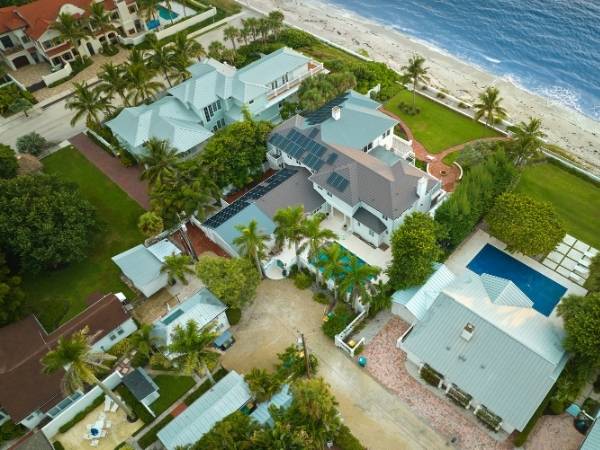 Luxe Builder Group Helps Homeowners with their 20 year old roof and insurance claims